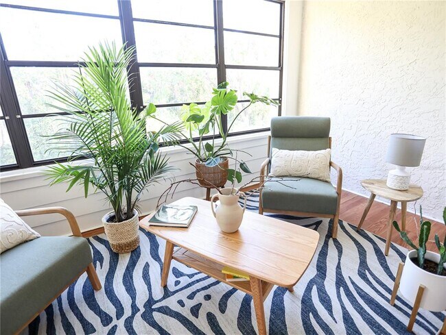 Building Photo - 322 Timber Lake Dr