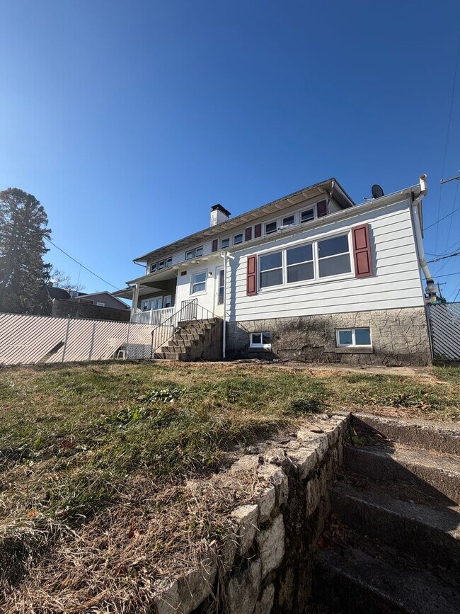 Building Photo - 17 N 24th St