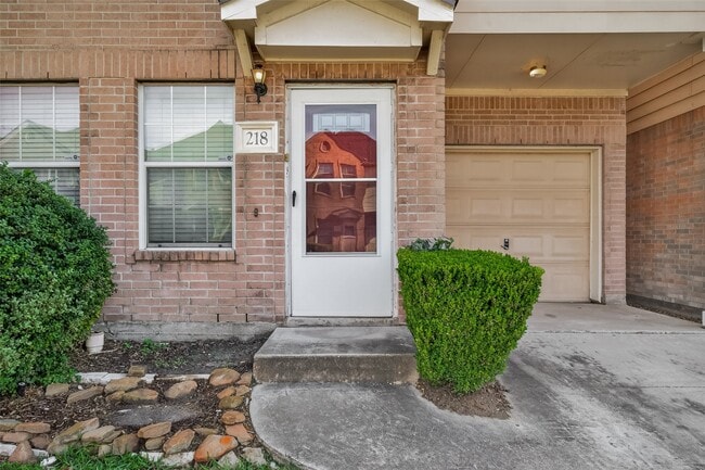 Building Photo - 218 Plaza Del Sol Park