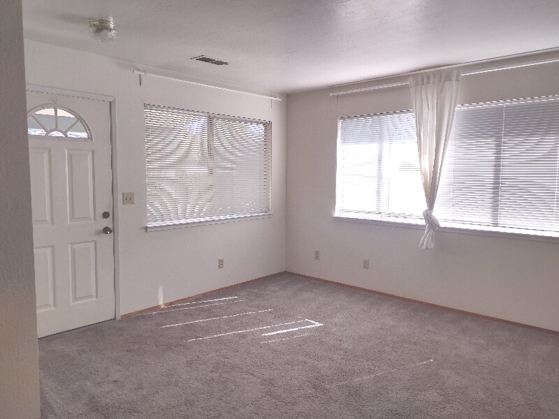 Building Photo - 1248 Valerian Ct