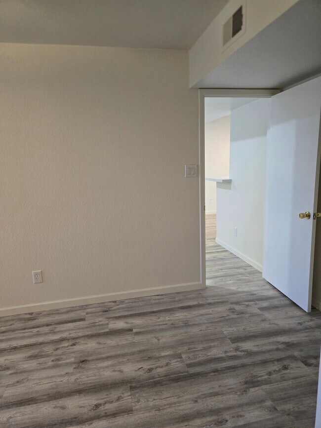 Building Photo - 5995 N 78th St