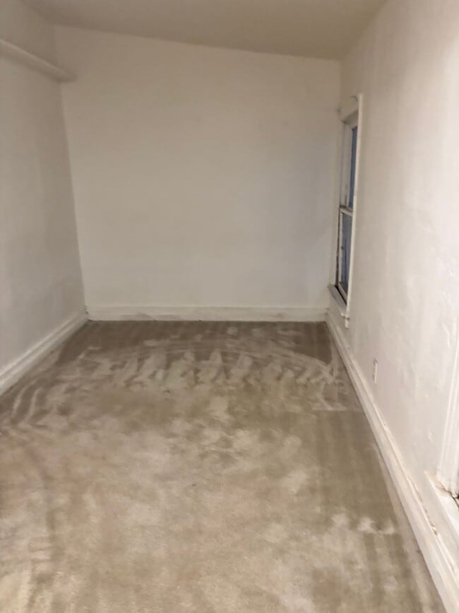 Building Photo - 615 Central