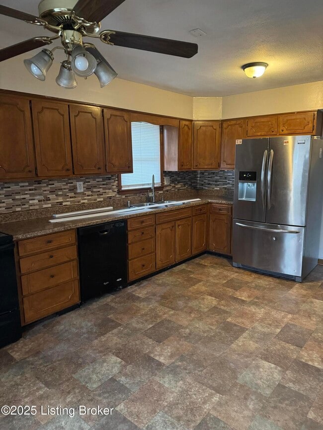 Building Photo - 4019 Lomond Dr