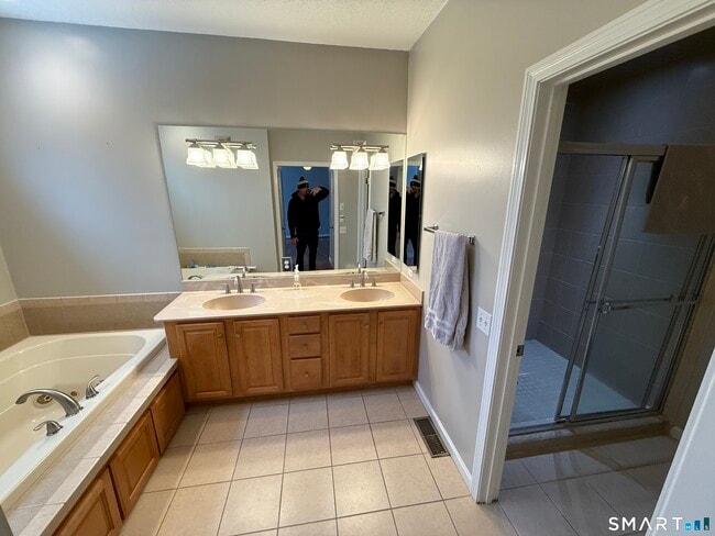 Building Photo - 104 Valley View Rd