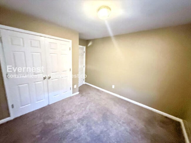 Building Photo - 607 Parkside Cir