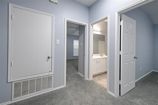 Building Photo - 502 Hickory Ln