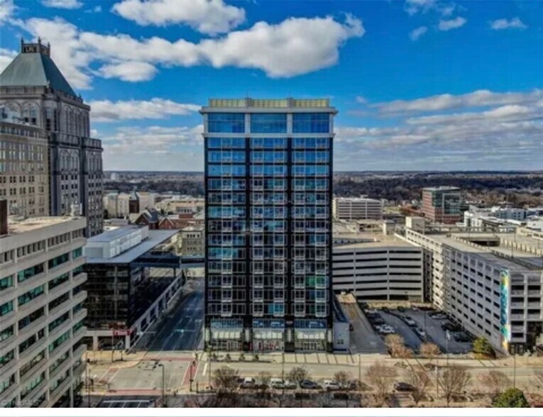 Building Photo - 201 N Elm St