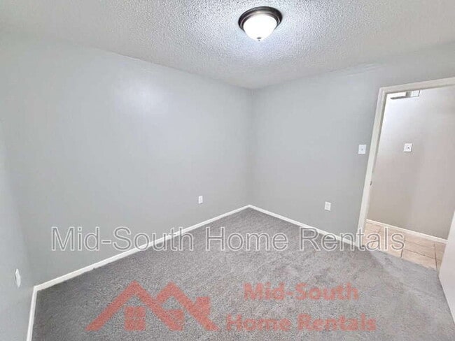 Building Photo - 5286 Braden Dr