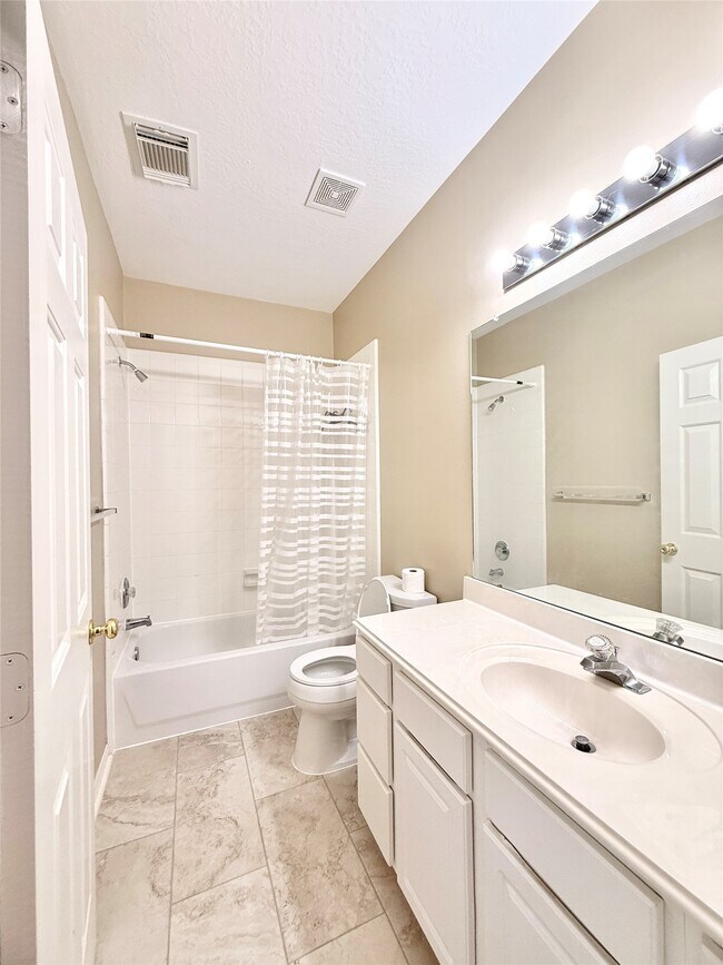 Building Photo - 16518 Wheatmill Ct