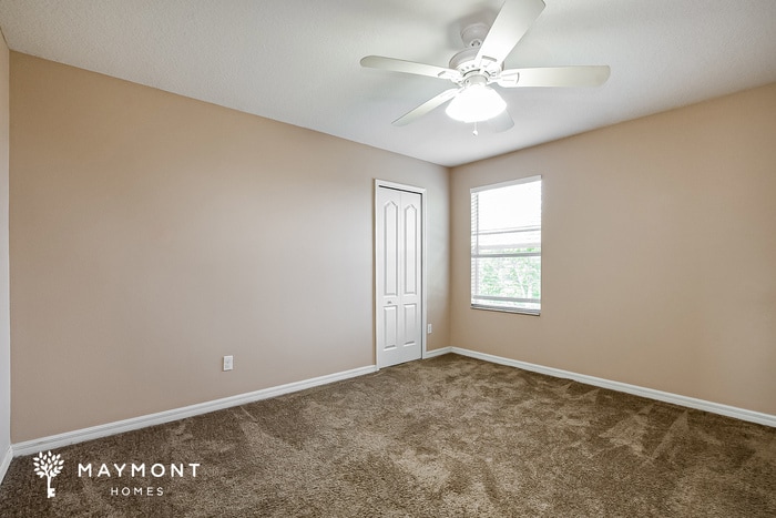 Building Photo - 2420 Plantation Oak Dr