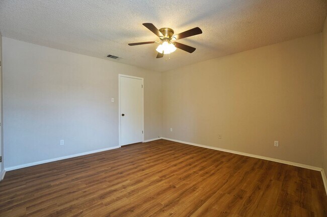 Building Photo - 7602 Woodstone Cove