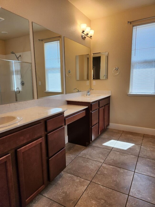 Building Photo - 10068 Carinata Dr