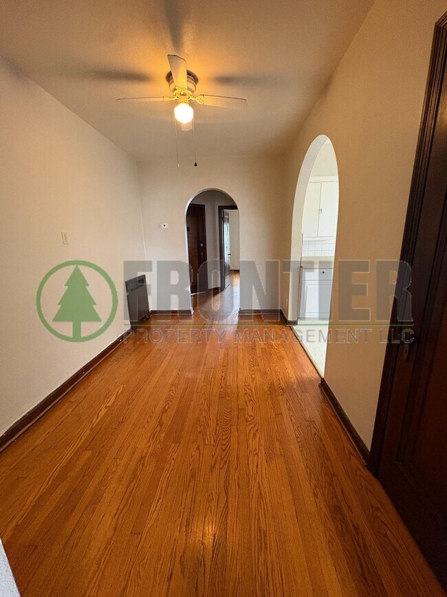 Building Photo - 3914 Chippewa St