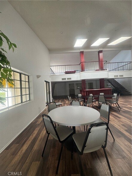 Building Photo - 10201 Mason Ave