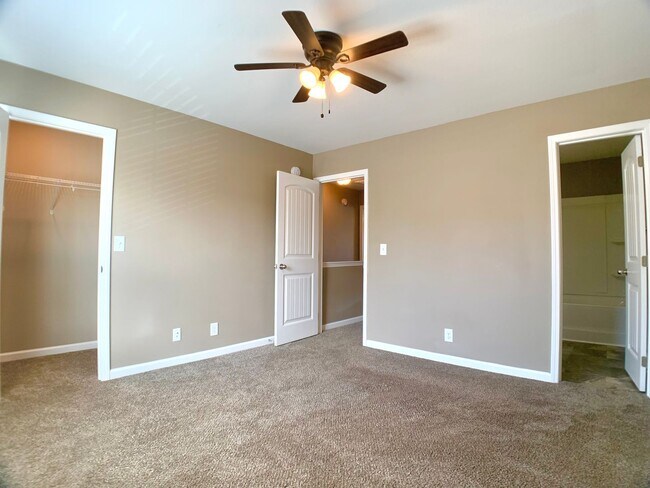 Building Photo - 216 Alexander Blvd