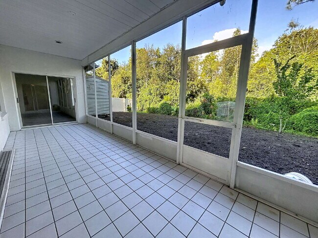 Building Photo - 9122 Rockrose Dr