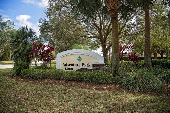 Building Photo - 4 bedroom 3 Bath Pool home in Lakewood Ranch Greenbrook