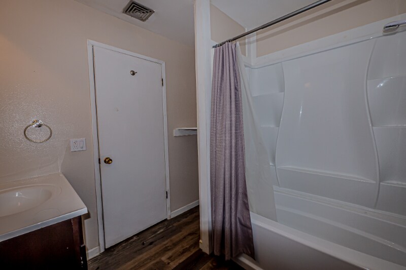 Building Photo - 2096 S Nelson Dr