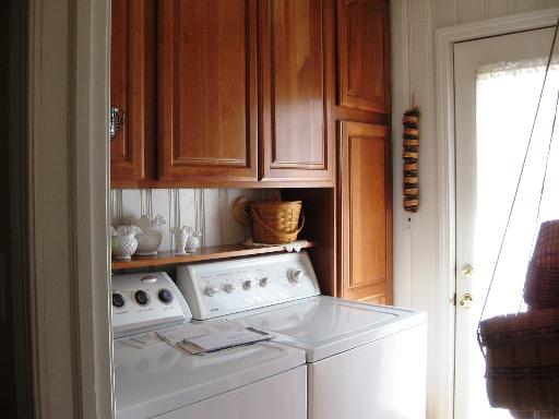 Laundry - 2910 Harbor Ln