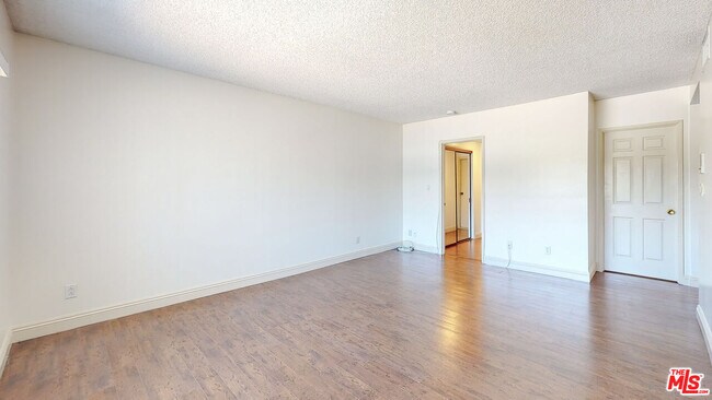 Building Photo - 144 N Hamilton Dr