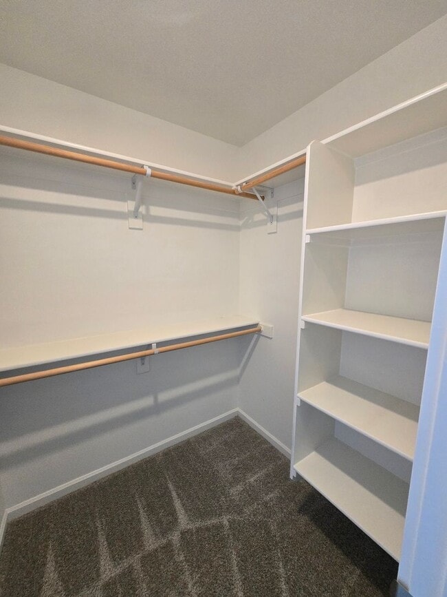 Building Photo - Terrific Orenco Station area 4 BR, 3.5 BA ...