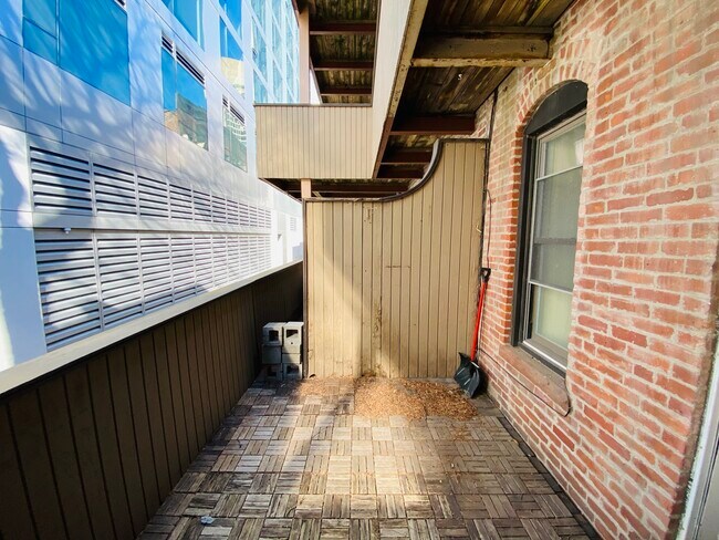 Building Photo - 50 Saint Germain St