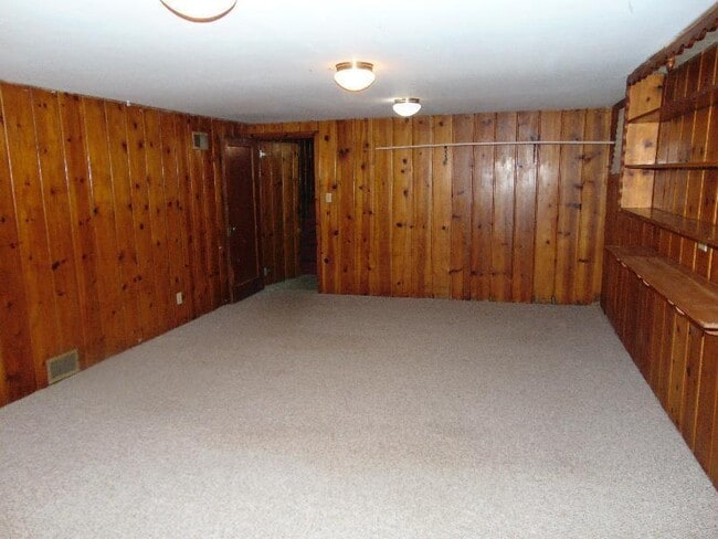 Building Photo - Adorable 3BD Home with Tons of Vintage Charm!