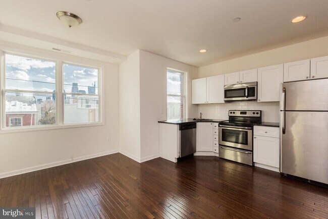 Building Photo - 1429 Poplar St