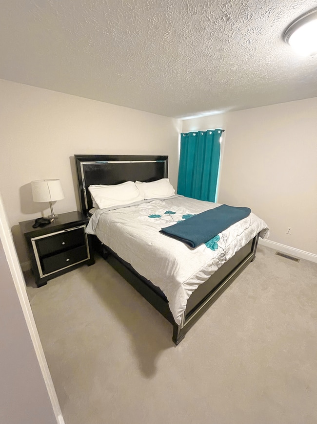 Building Photo - Available for the 2026-2027 lease term.