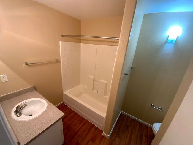 Building Photo - FREE RENT THROUGH 12-31-24 FOR QUALIFIED A...