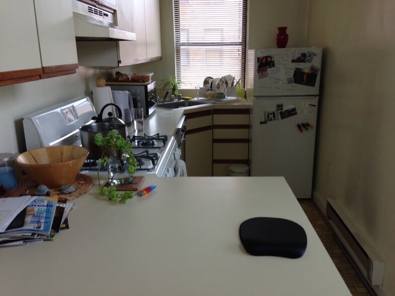 Building Photo - 1001 St Paul St