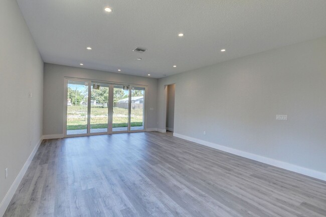 Building Photo - Modern 3/2 Home w/ garage for Rent- Delray...