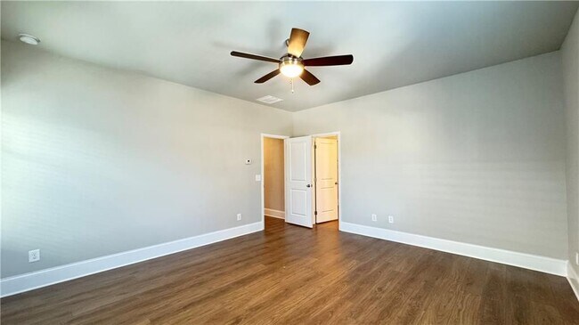 Building Photo - 13040 Deerfield Pkwy