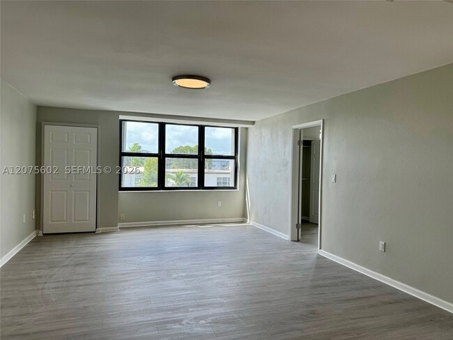 Building Photo - 3702 NE 171 St