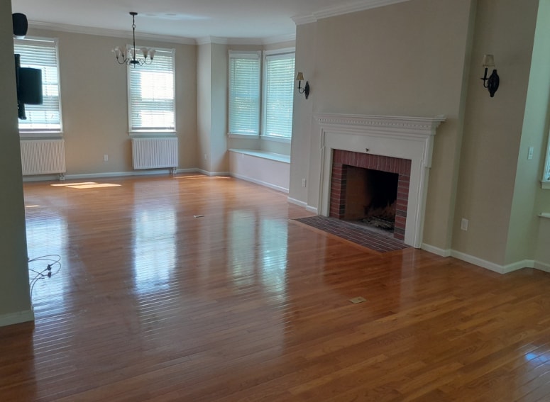 Building Photo - 373 Littlefield Ln
