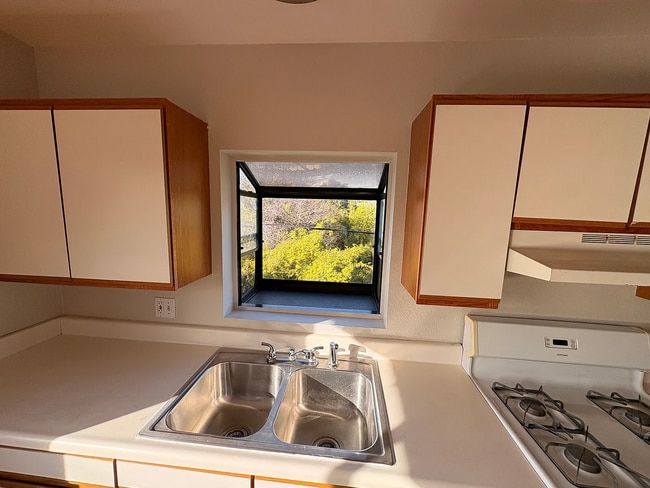 Building Photo - 3720 Louisiana St