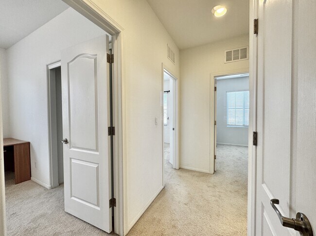 Building Photo - 10037 White Mulberry Dr