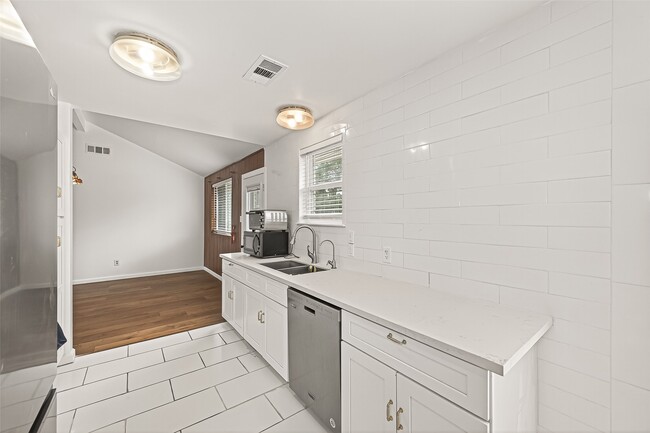 Building Photo - 10823 Sandstone St