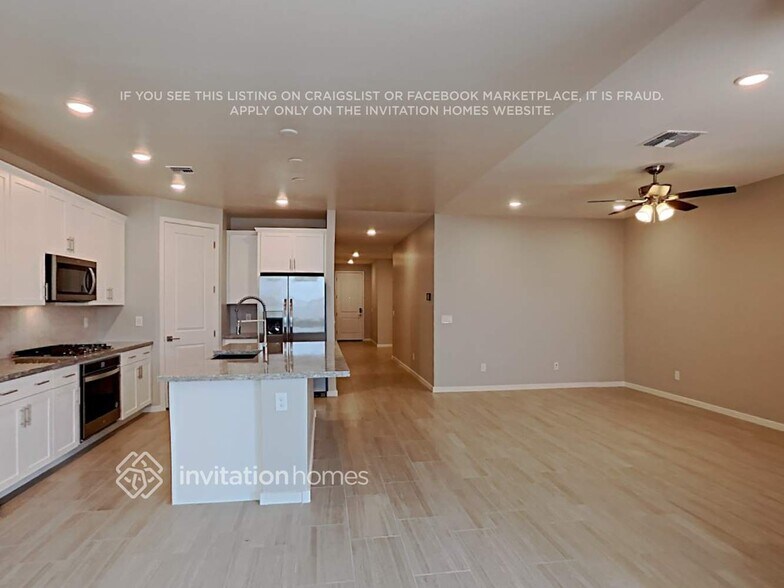 Building Photo - 40449 W Crane Dr