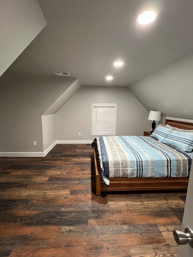 Building Photo - 1415 6th St