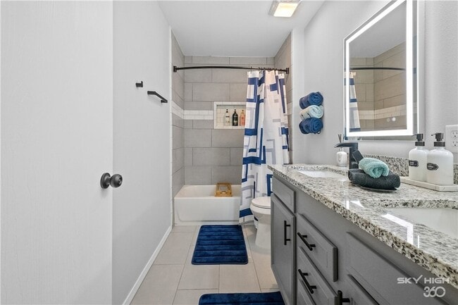Building Photo - 729 Erika Ave