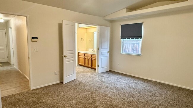 Building Photo - 945 Don Medico Dr