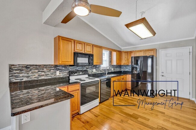 Building Photo - 1533 Blanton Ave SE