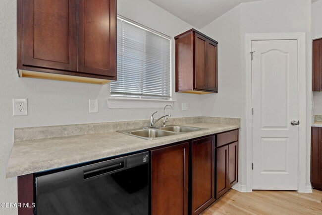 Building Photo - 14545 Faxon Yucca