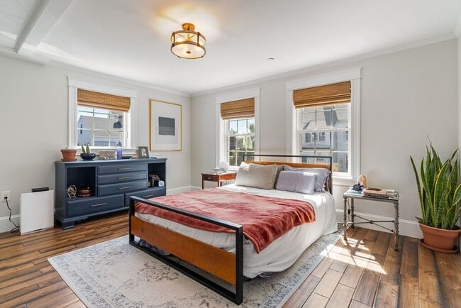 Building Photo - 8 Osborne St