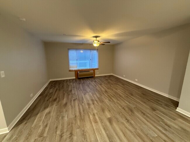 Building Photo - 744 W Gordon Terrace