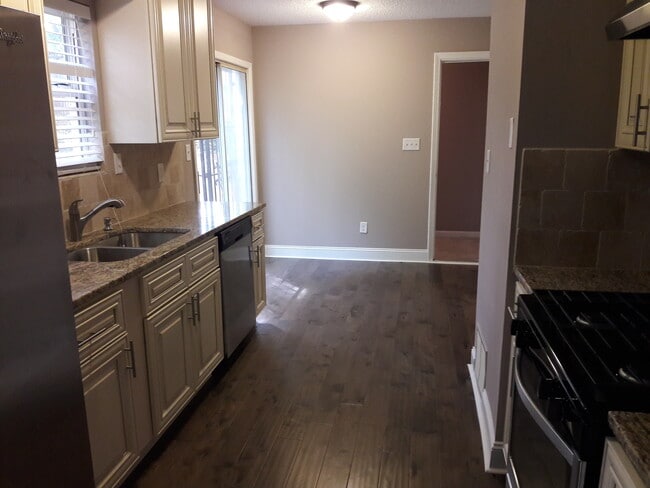 Building Photo - 1569 Foote St NE