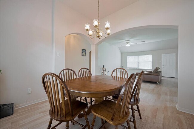 Building Photo - 4811 Tracemeadow Dr