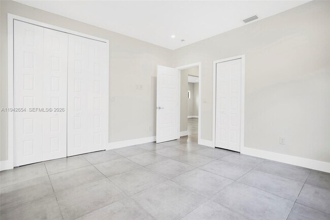 Building Photo - 1744 SW 22nd Terrace