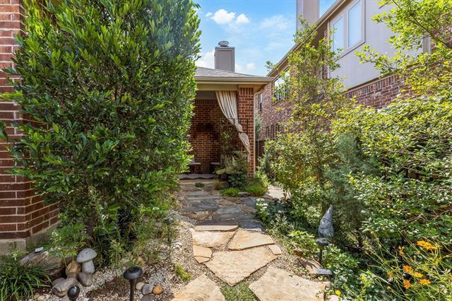 Building Photo - 4520 Del Rey Ave